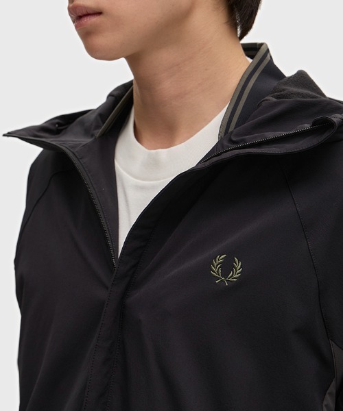 FRED PERRY（フレッドペリー）の「【ZOZO & ONLINESHOP限定】Tipped Colour Block Jacket／ティップドカラーブロックジャケット（ブルゾン・メンズ・ブラック・S/M/L）」の4枚目の写真