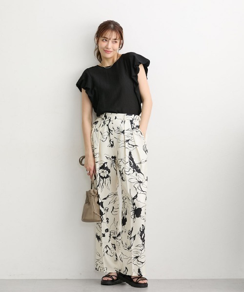 slattgir(スラットジール)の「高身長 モノトーン花柄ブッチャーワイドパンツ(トールサイズ)Essenave(その他パンツ・レディース・ブラック/ベージュ・T3L/TLL/TL/TM/T5L/T4L)」の15枚目の写真