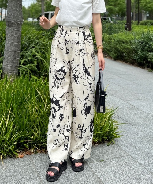 slattgir(スラットジール)の「高身長 モノトーン花柄ブッチャーワイドパンツ(トールサイズ)Essenave(その他パンツ・レディース・ブラック/ベージュ・T3L/TLL/TL/TM/T5L/T4L)」の18枚目の写真