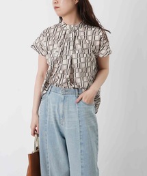 LC/LLL デシン衿タックフレンチスリーブブラウス