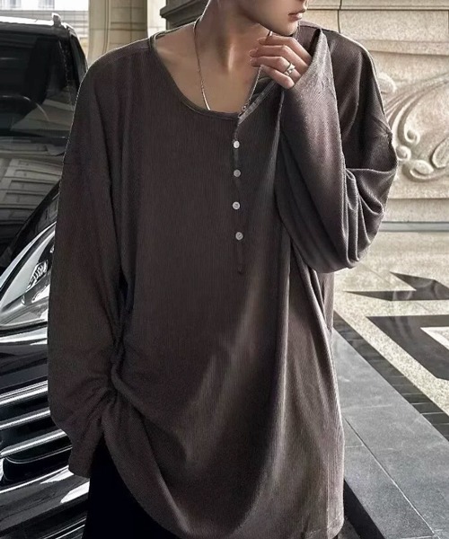 NOWLE(ノウル)の「【NOWLE】ヘンリーネック リブファブリック 長袖 Tシャツ / アーバンリラックス ロングスリーブ(Tシャツ/カットソー・メンズ・アッシュブラウン/ホワイト/ブラック/グレー・X-LARGE/MEDIUM/LARGE)」の4枚目の写真