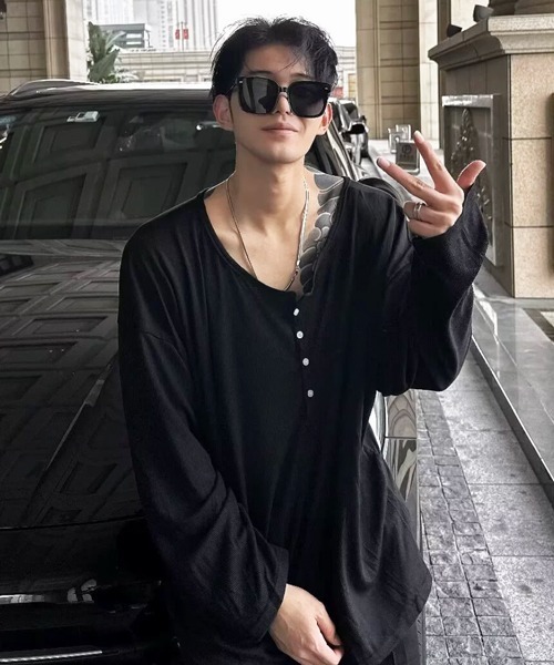 NOWLE(ノウル)の「【NOWLE】ヘンリーネック リブファブリック 長袖 Tシャツ / アーバンリラックス ロングスリーブ(Tシャツ/カットソー・メンズ・アッシュブラウン/ホワイト/ブラック/グレー・X-LARGE/MEDIUM/LARGE)」の8枚目の写真