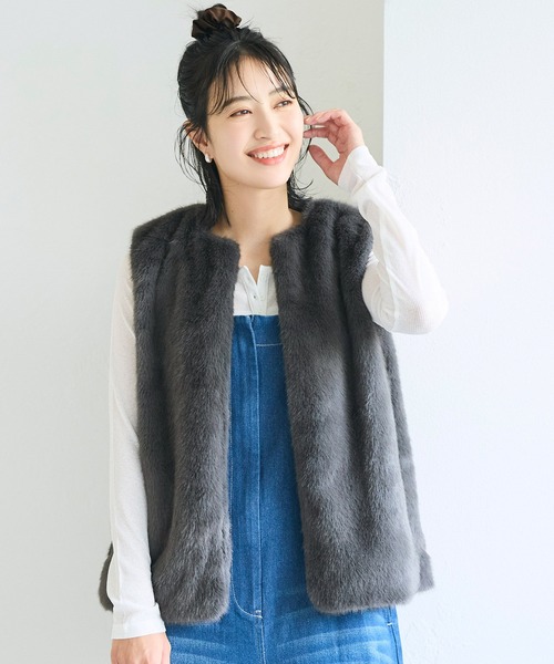 coca(coca)(コカ)の「ファーベスト(ベスト・レディース・アイボリー/チャコール・L/M)」の1枚目の写真