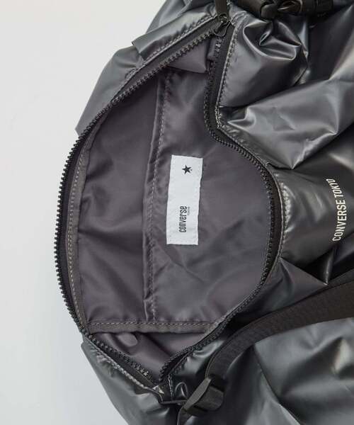 CONVERSE TOKYO(コンバーストウキョウ)の「GATHERED SHOULDER BAG(ショルダーバッグ・レディース・チャコールグレー/ブラック/ブラウン・FREE)」の10枚目の写真