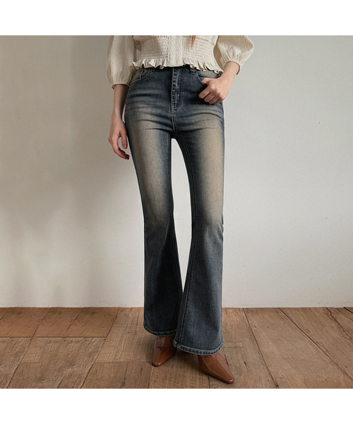 TWEE(トゥウィー)の「ニシャヴィンテージウォッシングブーツカットデニムパンツ(デニムパンツ・レディース・ブラック/スカイブルー/ライトブルー/ダークブラック/ダークブルー/ダークインディゴブルー・LARGE/MEDIUM/SMALL)」の6枚目の写真