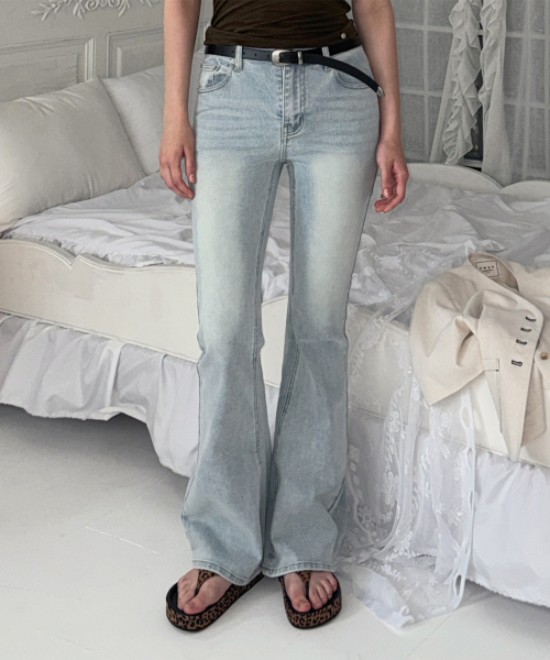 TWEE(トゥウィー)の「ニシャヴィンテージウォッシングブーツカットデニムパンツ(デニムパンツ・レディース・ブラック/スカイブルー/ライトブルー/ダークブラック/ダークブルー/ダークインディゴブルー・LARGE/MEDIUM/SMALL)」の20枚目の写真