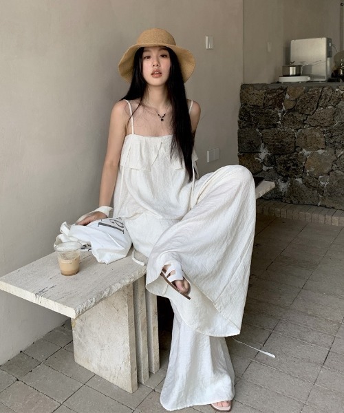 FAVORITO(ファヴォリート)の「キャミソールワイドパンツセットアップ(セットアップ・レディース・ベージュ・S/M/L)」の11枚目の写真