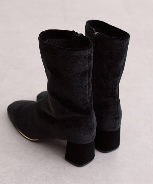 natural couture(ナチュラルクチュール)の「ベロアショートブーツ(ブーツ・レディース・モカ/ブラウン/ブラック・LARGE/MEDIUM)」の8枚目の写真