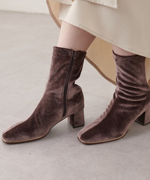 natural couture(ナチュラルクチュール)の「ベロアショートブーツ(ブーツ・レディース・モカ/ブラウン/ブラック・LARGE/MEDIUM)」の14枚目の写真