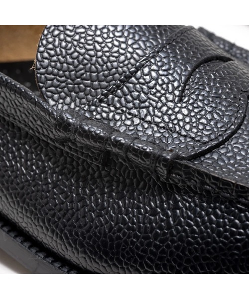 The Kenford Fineshoes(ケンフォードファインシューズ)の「EMBOSSED LOAFERS BLACK SCOTCH GRAIN(ローファー・メンズ・ブラック・25/25.5/26/26.5/27)」の3枚目の写真
