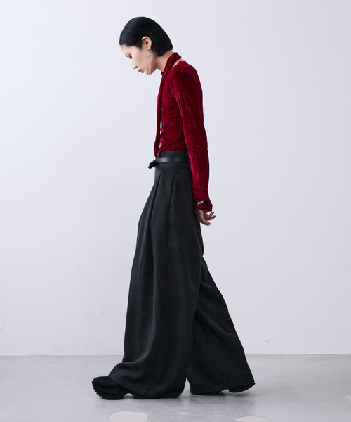 MONOe(モノエ)の「ウェーブウエストタックワイドパンツ(スラックス・レディース・ブラック/ライトグレー/チャコールグレー・MEDIUM/LARGE/SMALL)」の14枚目の写真