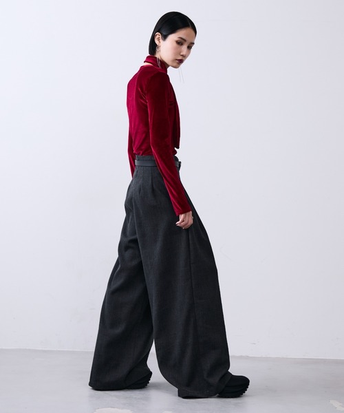 MONOe(モノエ)の「ウェーブウエストタックワイドパンツ(スラックス・レディース・ブラック/ライトグレー/チャコールグレー・MEDIUM/LARGE/SMALL)」の15枚目の写真