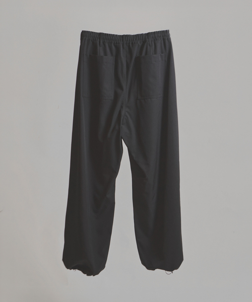 WISM（ウィズム）の「WISM ORIGINAL PRODUCT GABARDINE TUCK MIL PANT（その他パンツ・メンズ・ブラック・MEDIUM/LARGE）」の6枚目の写真