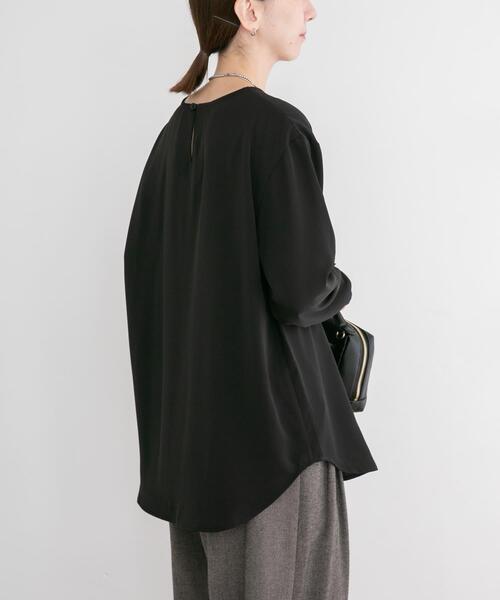 ITEMS URBANRESEARCH(アイテムズ アーバンリサーチ)の「ノーカラーブラウス(シャツ/ブラウス・レディース・ブラック/ホワイト系その他・FREE)」の10枚目の写真