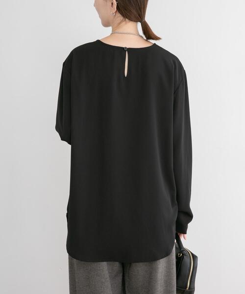 ITEMS URBANRESEARCH(アイテムズ アーバンリサーチ)の「ノーカラーブラウス(シャツ/ブラウス・レディース・ブラック/ホワイト系その他・FREE)」の11枚目の写真