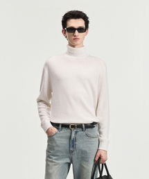 TNGT（ティーエヌジーティー）の「Cashmere Blended Turtleneck Knit Top (Cream) TNSW6F106IV（ニット/セーター）」