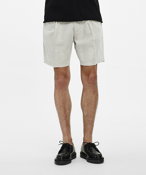 Saturdays NYC（サタデーズ ニューヨークシティ ）の「Gurkha Pleated Shorts（その他パンツ・メンズ・オフホワイト/オリーブ/ブラック・30/32/34/28/31/29）」の5枚目の写真