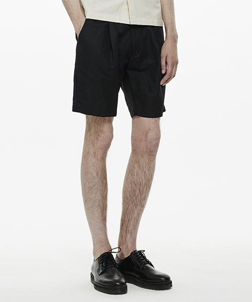 Saturdays NYC（サタデーズ ニューヨークシティ ）の「Gurkha Pleated Shorts（その他パンツ・メンズ・オフホワイト/オリーブ/ブラック・30/32/34/28/31/29）」の8枚目の写真