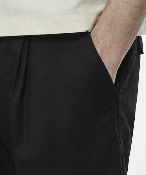 Saturdays NYC（サタデーズ ニューヨークシティ ）の「Gurkha Pleated Shorts（その他パンツ・メンズ・オフホワイト/オリーブ/ブラック・30/32/34/28/31/29）」の9枚目の写真