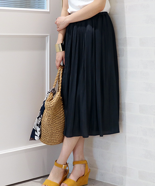 N.（N. Natural Beauty Basic）（エヌエヌナチュラルビューティーベーシック）の「【一部追加生産】◆消しプリーツフレアミモレスカート（スカート・レディース・イエロー/ホワイト/ホワイト系その他/テラコッタ/ネイビー・MEDIUM）」の4枚目の写真