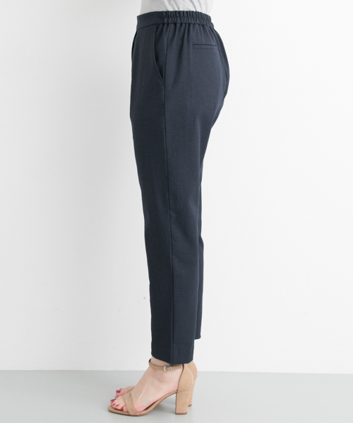 URBAN RESEARCH（アーバンリサーチ）の「UR ドレープタックパンツ （その他パンツ・レディース・ネイビー/ホワイト・36/38）」の6枚目の写真