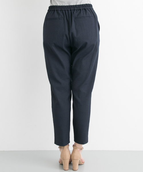 URBAN RESEARCH（アーバンリサーチ）の「UR ドレープタックパンツ （その他パンツ・レディース・ネイビー/ホワイト・36/38）」の7枚目の写真