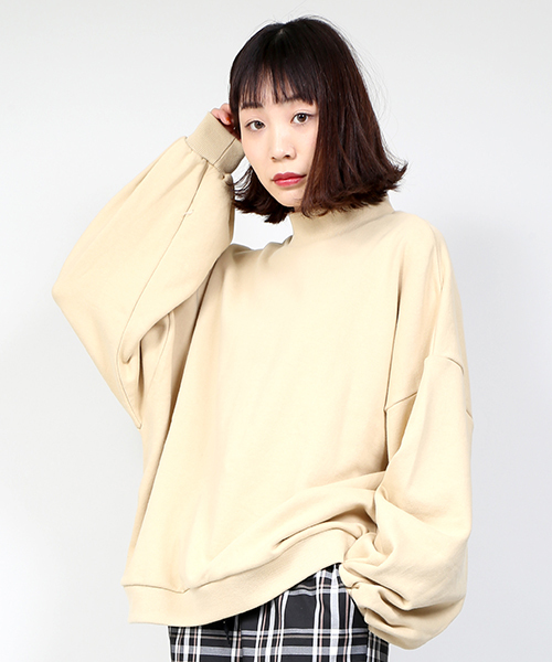 PUNYUS（プニュズ）の「ボリューム袖スウェット（スウェット・レディース・イエロー/ブルー/グリーン/ベージュ/ブラック/カーキ・1/2/3/4）」の3枚目の写真