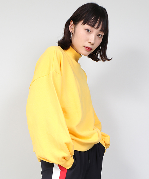PUNYUS（プニュズ）の「ボリューム袖スウェット（スウェット・レディース・イエロー/ブルー/グリーン/ベージュ/ブラック/カーキ・1/2/3/4）」の6枚目の写真