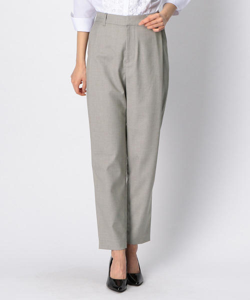 NARACAMICIE(ナラカミーチェ)の「シャークスキンタックテーパードパンツ(その他パンツ・レディース・ライトグレー/グレー・MEDIUM/LARGE/SMALL)」の3枚目の写真