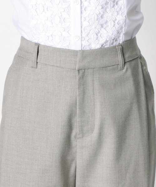 NARACAMICIE(ナラカミーチェ)の「シャークスキンタックテーパードパンツ(その他パンツ・レディース・ライトグレー/グレー・MEDIUM/LARGE/SMALL)」の5枚目の写真