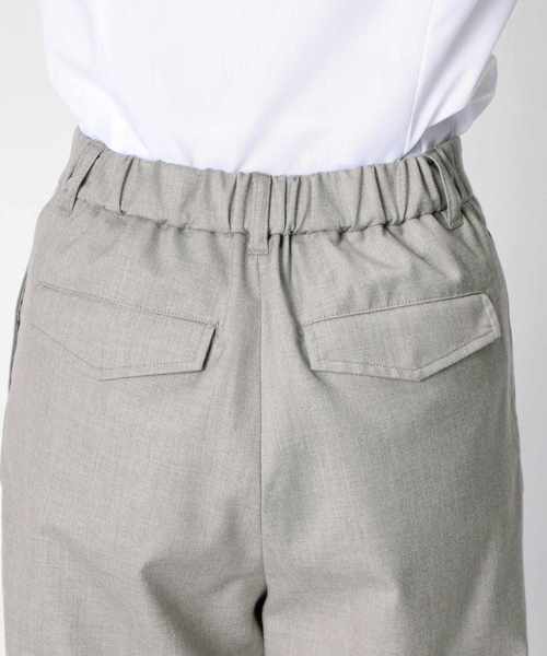 NARACAMICIE(ナラカミーチェ)の「シャークスキンタックテーパードパンツ(その他パンツ・レディース・ライトグレー/グレー・MEDIUM/LARGE/SMALL)」の6枚目の写真