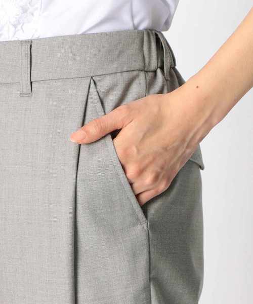 NARACAMICIE(ナラカミーチェ)の「シャークスキンタックテーパードパンツ(その他パンツ・レディース・ライトグレー/グレー・MEDIUM/LARGE/SMALL)」の8枚目の写真