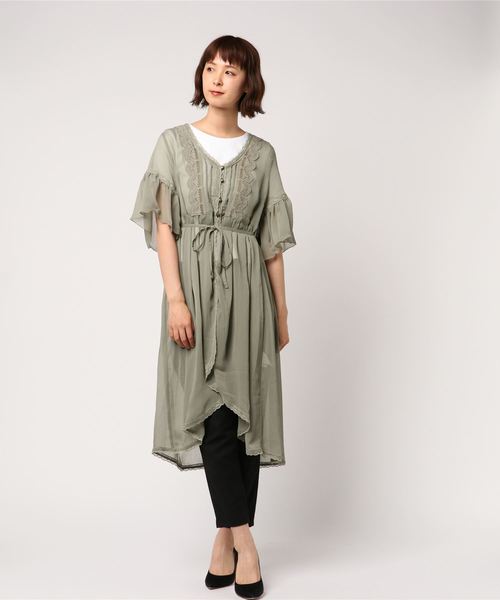 axes femme(アクシーズファム)の「バックレースデザインガウン(カーディガン/ボレロ・レディース・ブラック/カーキ/キナリ・MEDIUM)」の7枚目の写真