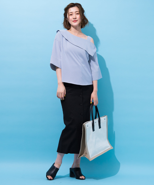 Aunt Marie's（アントマリーズ）の「AUNT MARIE'S ワンショルダーブラウス（シャツ/ブラウス・レディース・ブラック/ネイビー/アイボリー/グレー/ピンク/ナチュラル・FREE）」の5枚目の写真