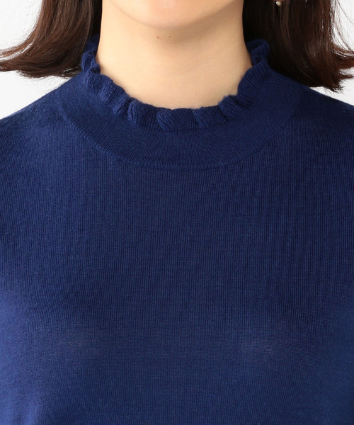 Petit Honfleur（プチオンフルール）の「衿先フリルハイネックニットプルオーバー（ニット/セーター・レディース・グレー/レッド/ブルー・M size/L size）」の4枚目の写真