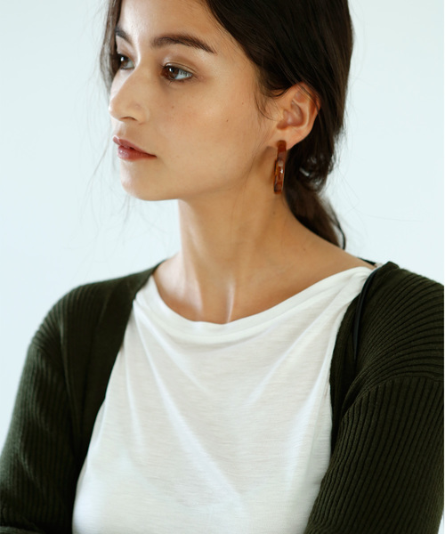 marjour（マージュール）の「MARBLE HOOP PIERCE（ピアス（両耳用）・レディース・ベージュ/ブラウン/グレイッシュベージュ・ﾌﾘ-）」の4枚目の写真