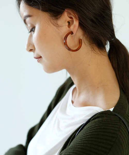 marjour（マージュール）の「MARBLE HOOP PIERCE（ピアス（両耳用）・レディース・ベージュ/ブラウン/グレイッシュベージュ・ﾌﾘ-）」の6枚目の写真