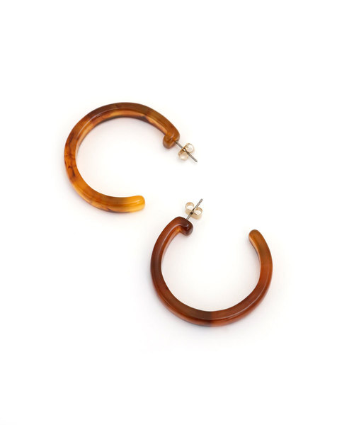 marjour（マージュール）の「MARBLE HOOP PIERCE（ピアス（両耳用）・レディース・ベージュ/ブラウン/グレイッシュベージュ・ﾌﾘ-）」の9枚目の写真