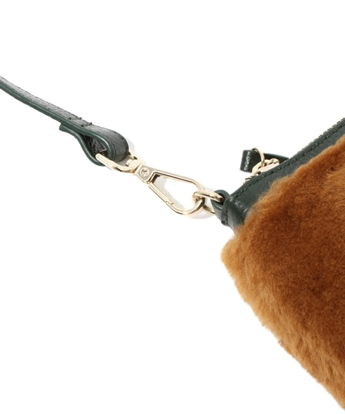 ROSE BUD(ローズバッド)の「MO2645 FUR/COMB CLUTCH BAG(クラッチバッグ・レディース・ブラック/グリーン・ONE SIZE)」の5枚目の写真