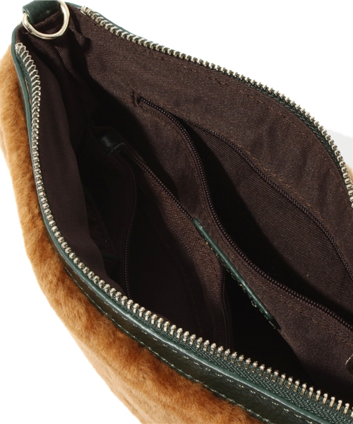 ROSE BUD(ローズバッド)の「MO2645 FUR/COMB CLUTCH BAG(クラッチバッグ・レディース・ブラック/グリーン・ONE SIZE)」の8枚目の写真