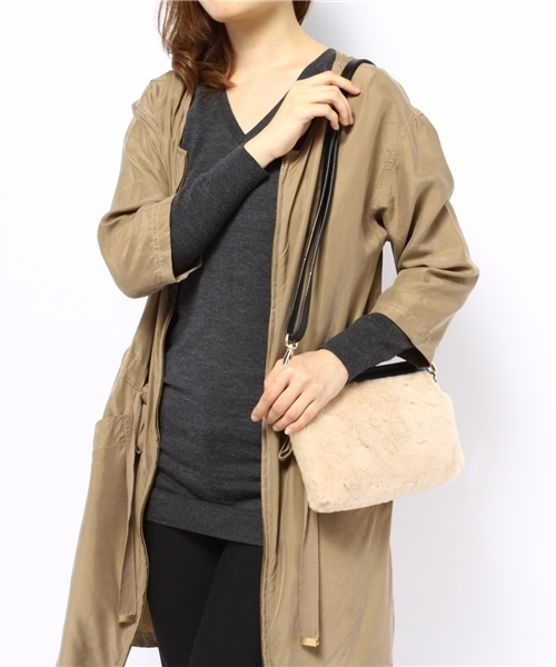 ROSE BUD(ローズバッド)の「MO2645 FUR/COMB CLUTCH BAG(クラッチバッグ・レディース・ブラック/グリーン・ONE SIZE)」の10枚目の写真