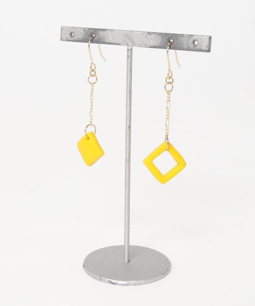 tone(トーン)の「【atelier*mio】スクエア pierce(ピアス(両耳用)・レディース・ブラック/グリーン/ブルー/パープル/イエロー/レッド・FREE)」の5枚目の写真