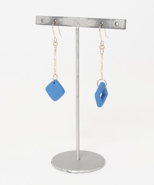 tone(トーン)の「【atelier*mio】スクエア pierce(ピアス(両耳用)・レディース・ブラック/グリーン/ブルー/パープル/イエロー/レッド・FREE)」の3枚目の写真