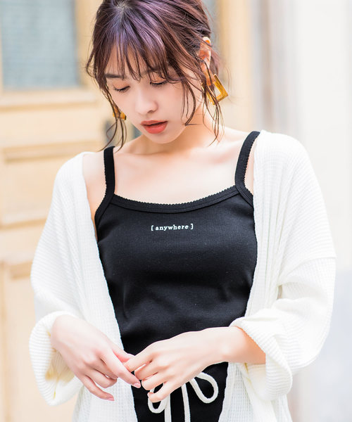 KOBE LETTUCE(コウベレタス)の「ちびロゴ刺繍リブキャミソール(キャミソール・レディース・ブラック/ベージュ/オフホワイト/ピンクベージュ・FREE)」の2枚目の写真