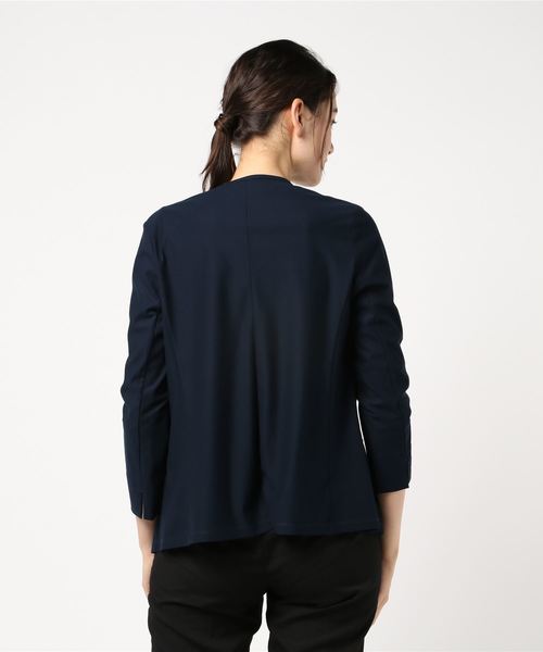 A/C DESIGN BY ALPHA CUBIC（エーシーデザインバイアルファキュービック）の「ノーカラージャケット（ノーカラージャケット・レディース・ライトグレー/ブラック/ネイビー・M size/L size）」の5枚目の写真