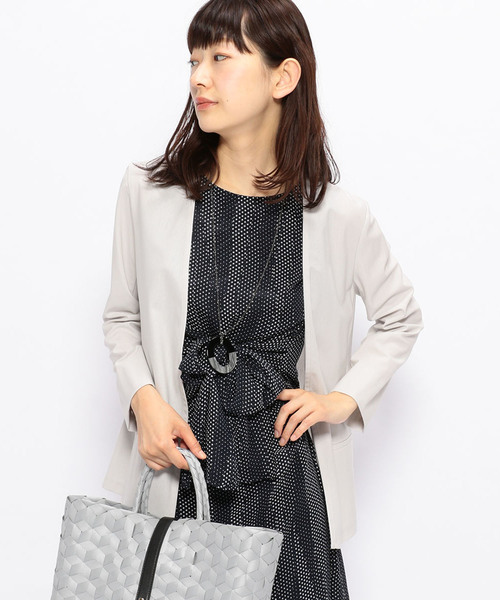 A/C DESIGN BY ALPHA CUBIC（エーシーデザインバイアルファキュービック）の「ノーカラージャケット（ノーカラージャケット・レディース・ライトグレー/ブラック/ネイビー・M size/L size）」の2枚目の写真