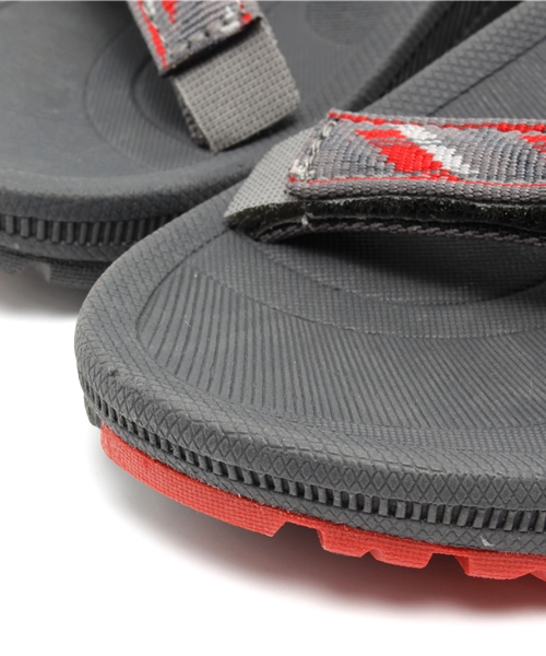 SHIPS(シップス)の「Teva:HURRICANE 2(kids)(サンダル・キッズ・レッド/ネイビー・19/17/18/16/15 )」の4枚目の写真