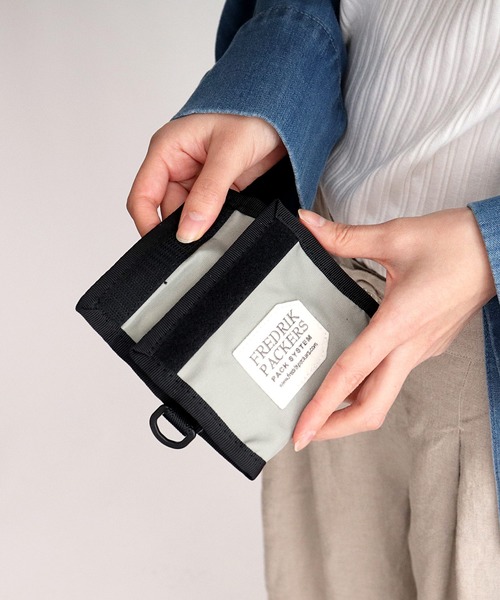 FREDRIK PACKERS（フレドリックパッカーズ）の「・ FREDRIK PACKERS / フレドリックパッカーズ 　 salle de bal別注　420D WALLET　財布（財布・レディース・ターコイズブルー/シルバー/ワイン/ブラック/ベージュ/ネイビー/カーキ/グリーン/ライトグリーン/ホワイト/その他1・FREE）」の10枚目の写真