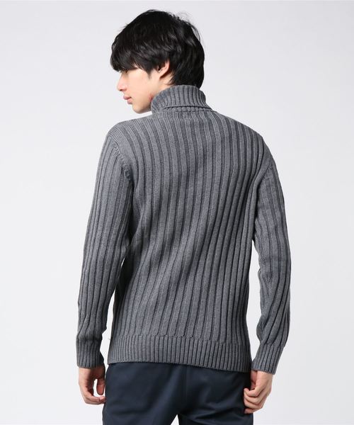 291295=HOMME(ニーキューイチニーキューゴーオム)の「【PAZZO】5GG ケーブル編みタートルネック(ニット/セーター・メンズ・ブラック/グレー/オフホワイト/ブルー・46/48/50)」の5枚目の写真