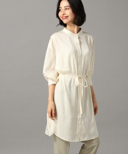 LOWRYS FARM（ローリーズファーム）の「サテンチュニックシャツ　870144（シャツ/ブラウス・レディース・チャコールグレー/アイボリー・FREE）」の2枚目の写真